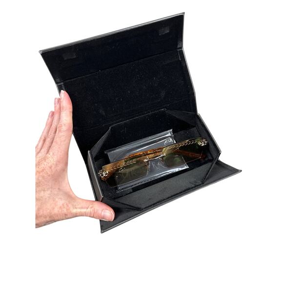 Oscar Frank - Woo Chains Rectangular Sunglasses in Brown & Gold